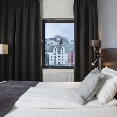 Four Monkeys Hotel Alesund