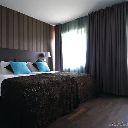 Four Monkeys 4* Alesund