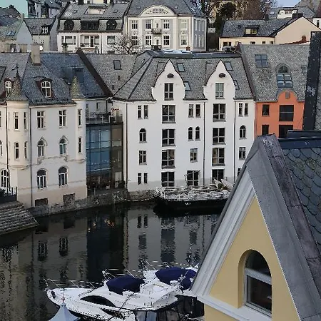 First Atlantica Hotel 3*